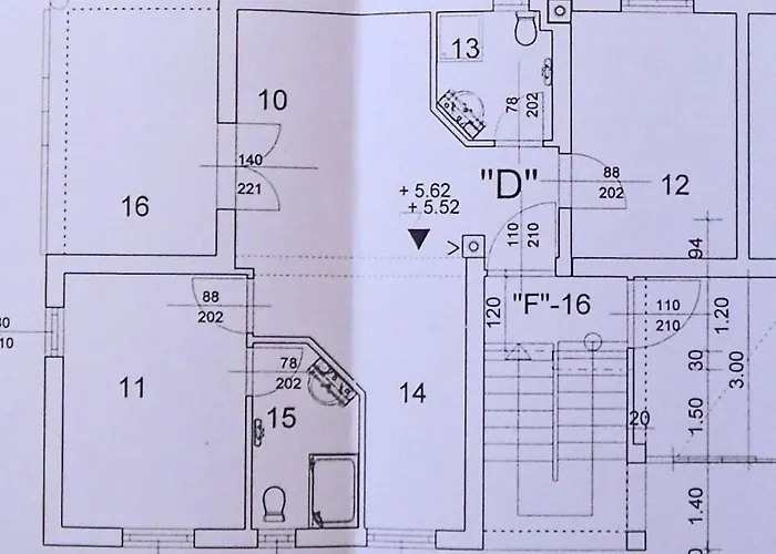 בית נופש In With Swimming Pool פורץ